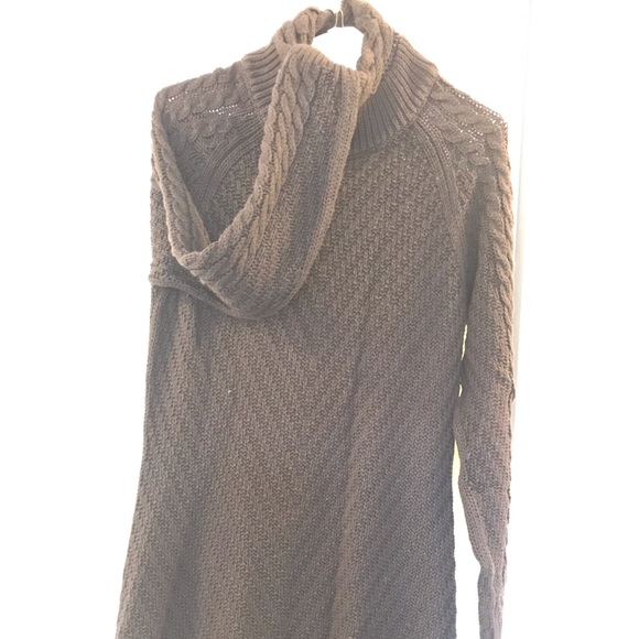 Sweater Dress that can be worn with leggings🥰 - Picture 2 of 3